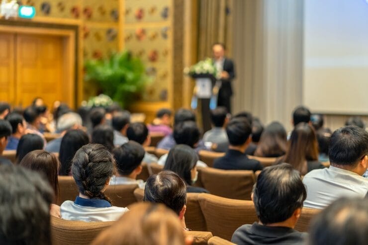 Hình ảnh hoạt động của VayZin